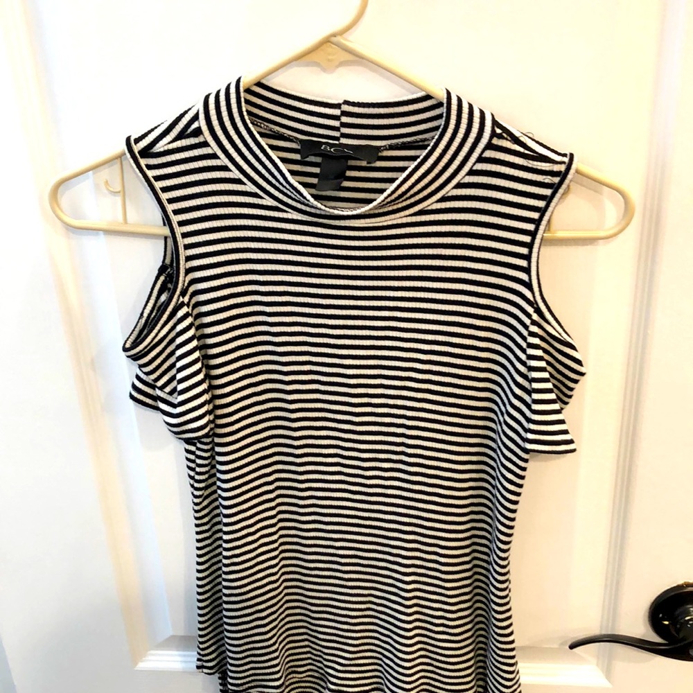 BCX sleeveless top medium black and white striped